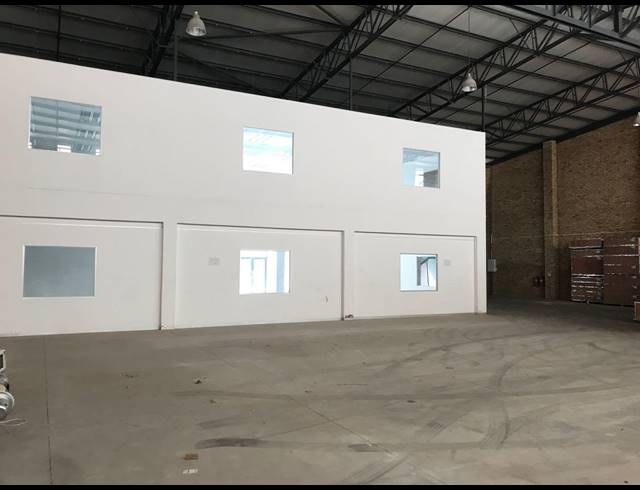 1,061M² WAREHOUSE TO LET IN NORTH RIDING